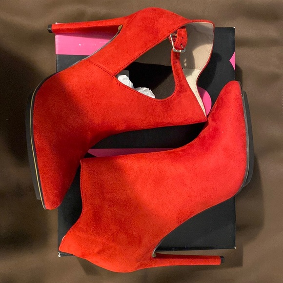 Michael Antonio Shoes - NEW MICHAEL ANTONIO RED LUXX MICROFIBER BOOTIE HEELS SIZE 10